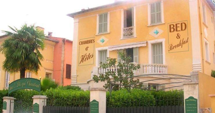 Aux 3 Lits Qui Chantent - Au Village 旺斯 外观 照片